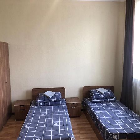 Monada Hotel & Hostel Ужгород Экстерьер фото