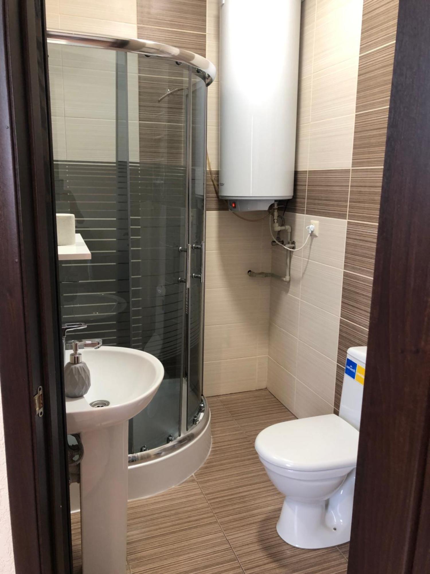 Monada Hotel & Hostel Ужгород Экстерьер фото