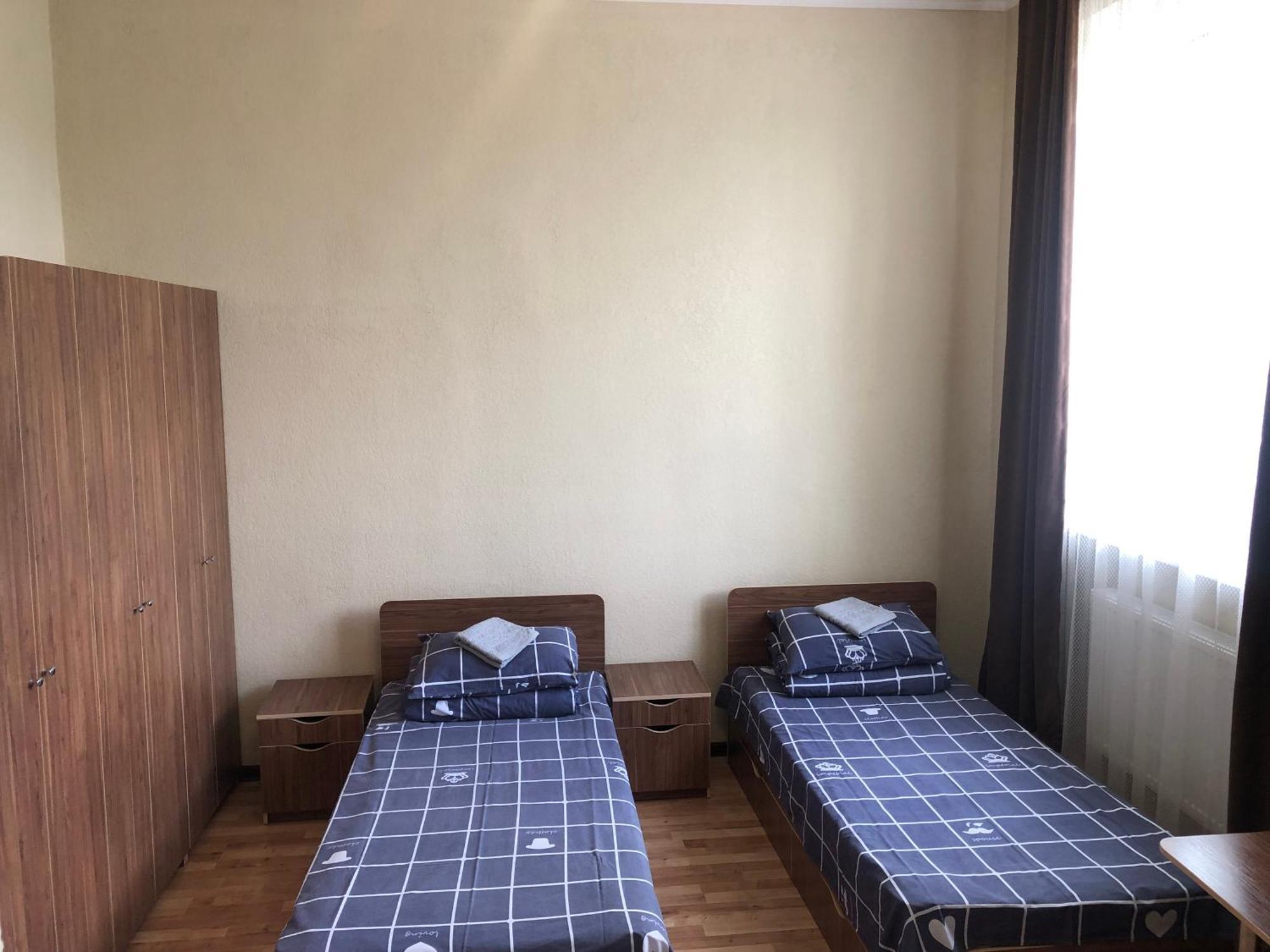 Monada Hotel & Hostel Ужгород Экстерьер фото