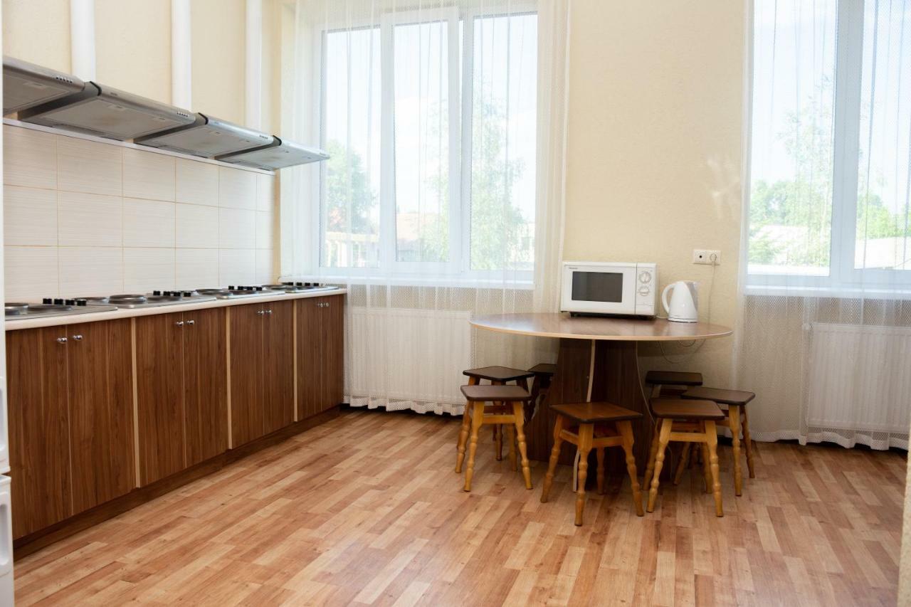 Monada Hotel & Hostel Ужгород Экстерьер фото