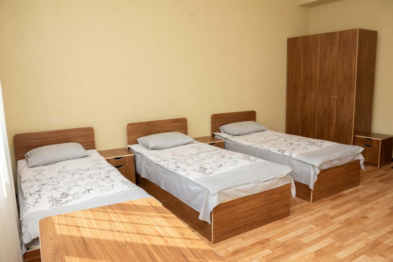 Monada Hotel & Hostel Ужгород Экстерьер фото